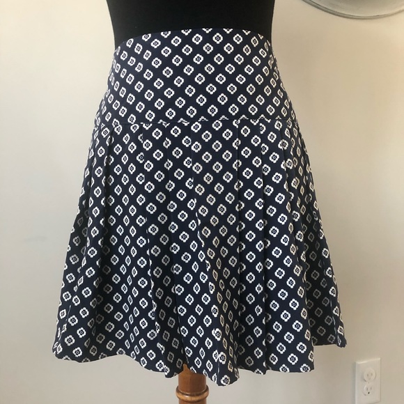 FOREVER 21 Pleated Skirt Geometric Large - Picture 1 of 2